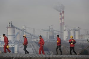 <p>图片来源：<a href="http://www.greenpeace.org/china/zh/multimedia/images/climate-energy/2013/people-in-coal-town/" target="_blank">绿色和平/邱波</a>&nbsp;</p>