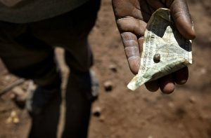 <p>Investors in Zimbabwe&#8217;s diamond sector need to do more checks on potential business partners (Image: Global Witness)</p>