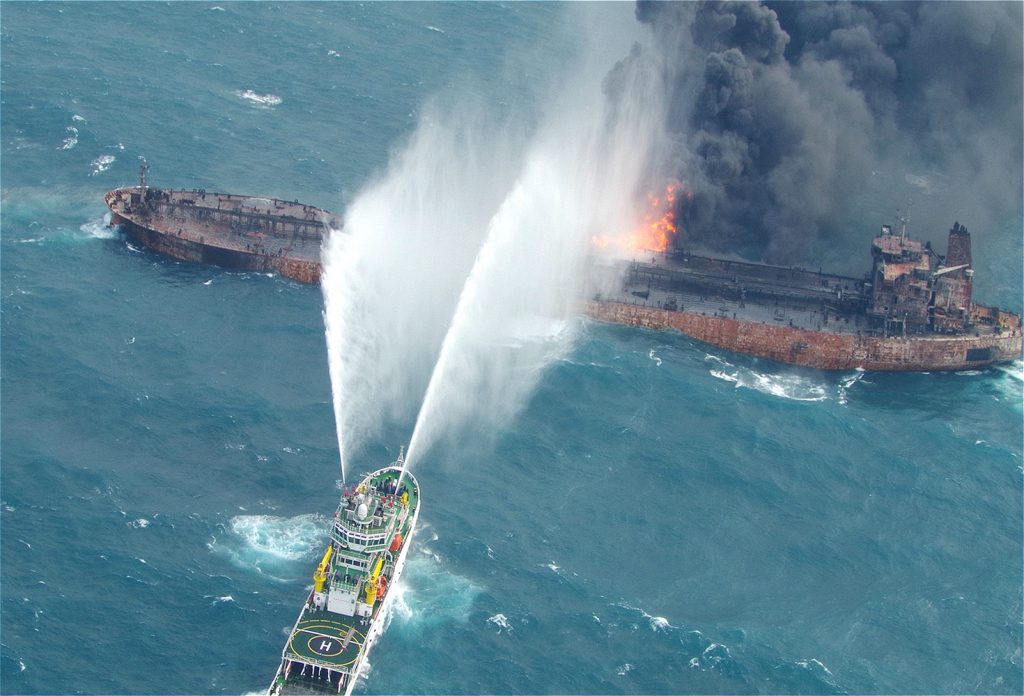 What's the impact of the East China Sea oil spill? | Dialogue Earth