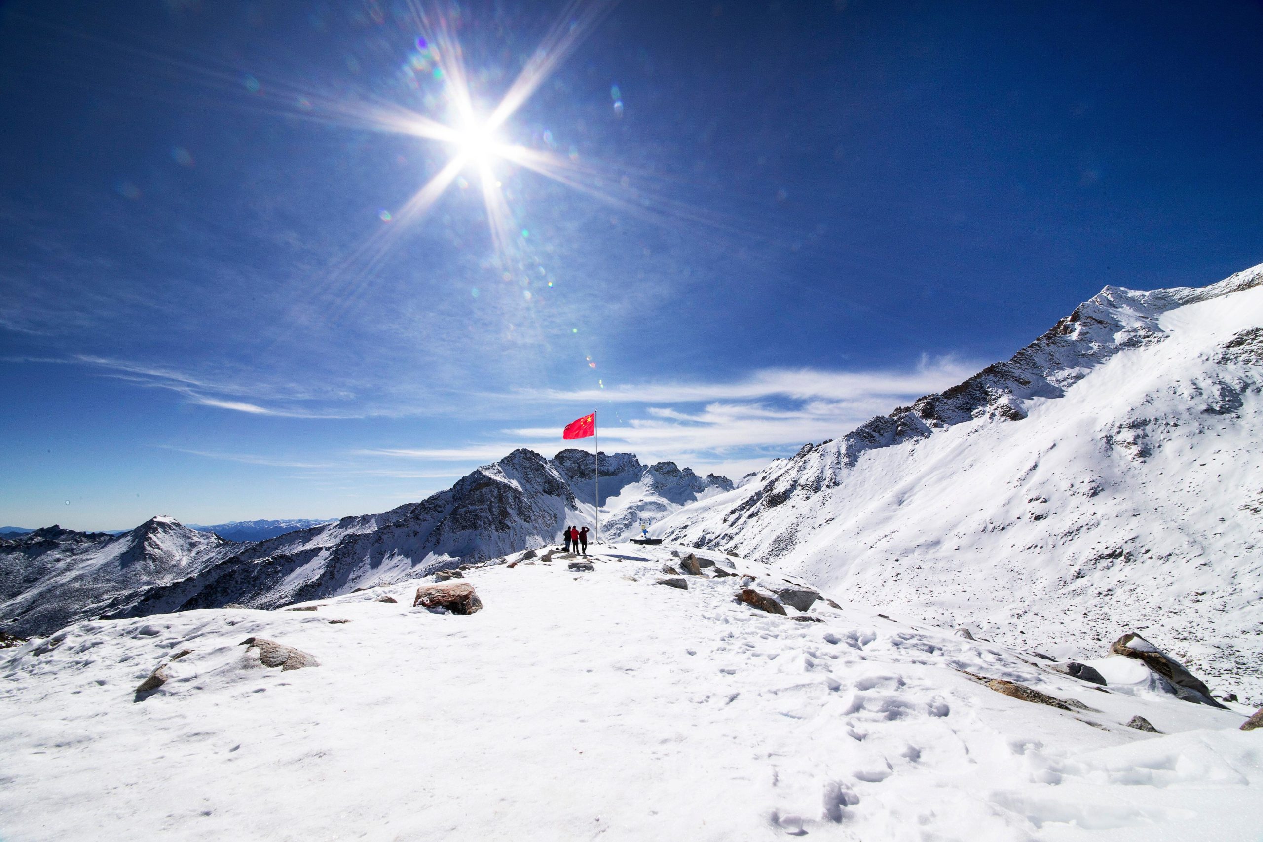Experiments in shading glaciers with cloth begun in China this summer, at Sichuan’s Dagu glacier