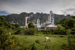 The Thai Boon Roong cement factory at the foot of Phnom La’ang (Image: Roun Ry / China Dialogue)