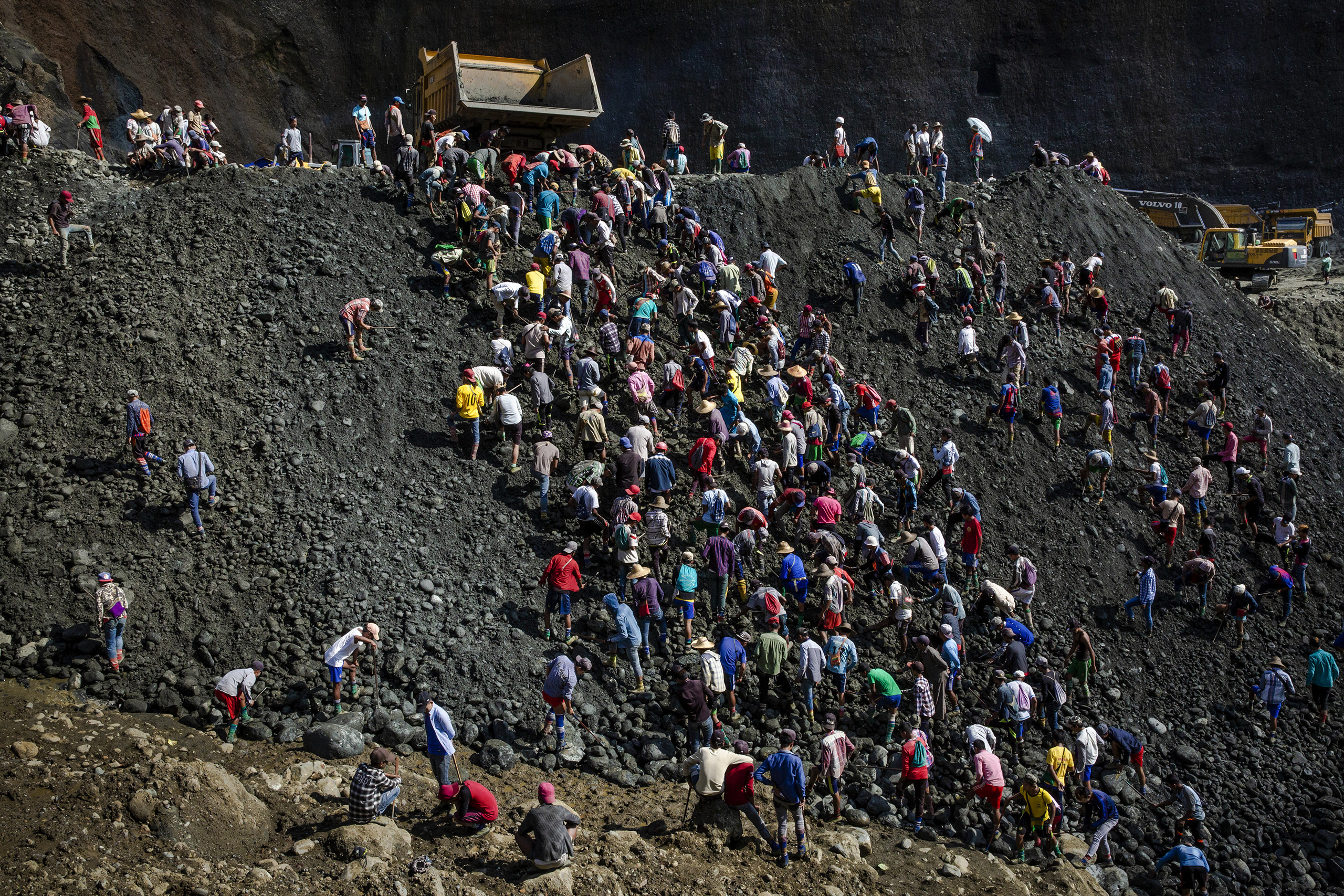 Danger and desperation in Myanmar’s jade mines - China Dialogue