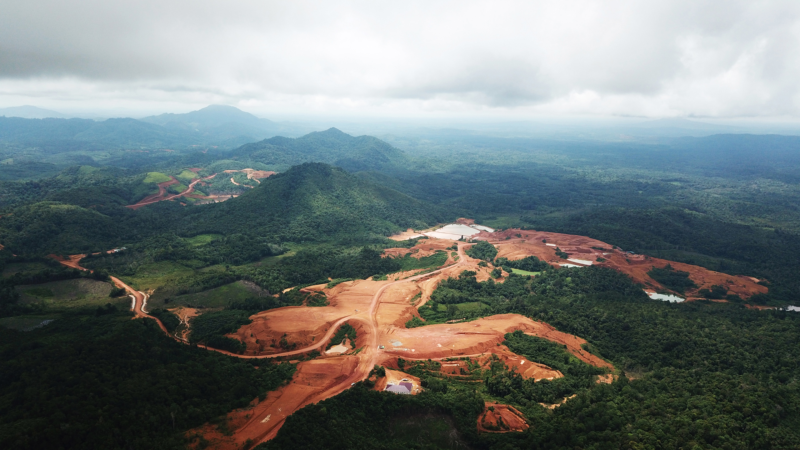 Indonesia gambles on bauxite mining | China Dialogue