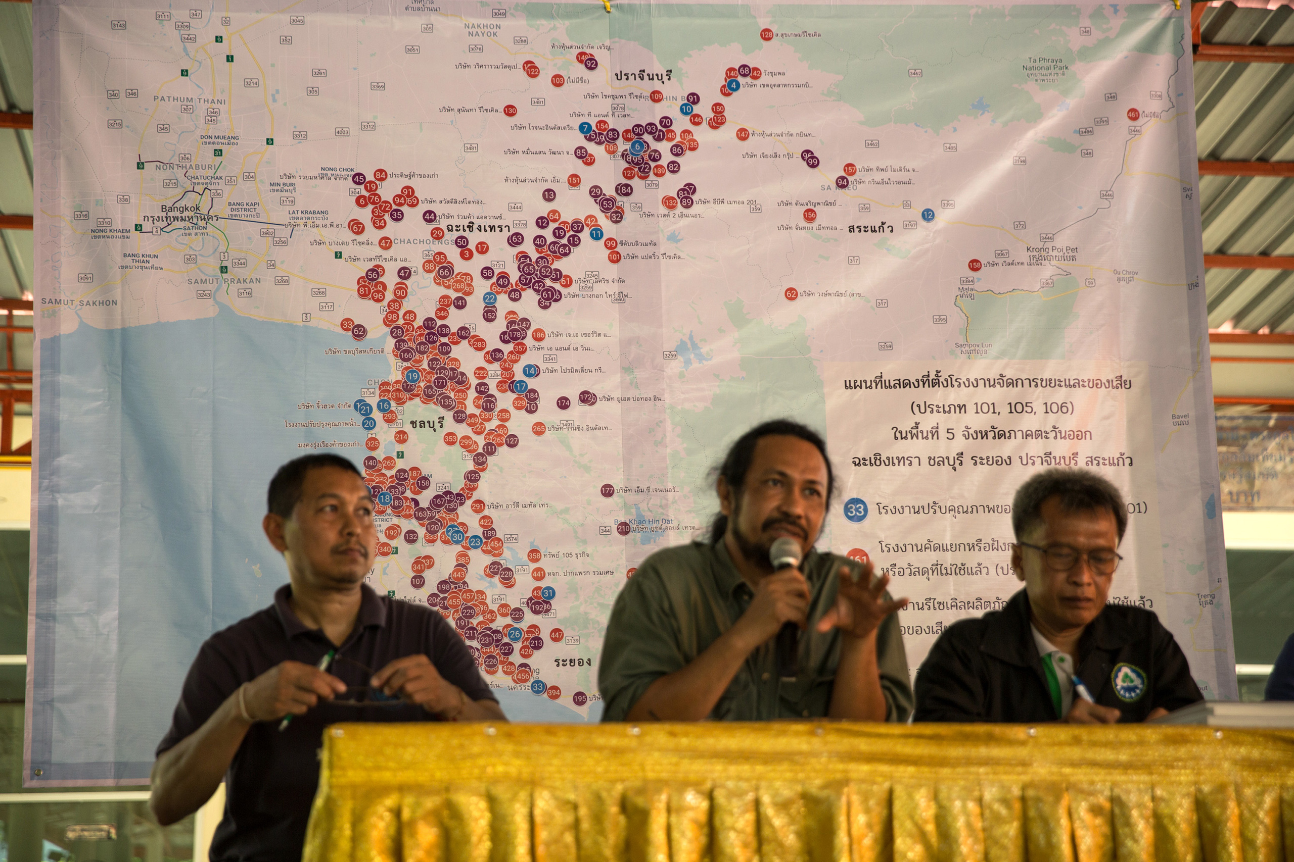 During a forum organised by Somnuck Jongmeewasin representatives from 5 provinces discuss the problems their communities face from factory pollution.