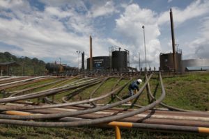 An oil project in the Yasuní national park, Ecuadorean Amazon (Image: Julio Etchart / Alamy)