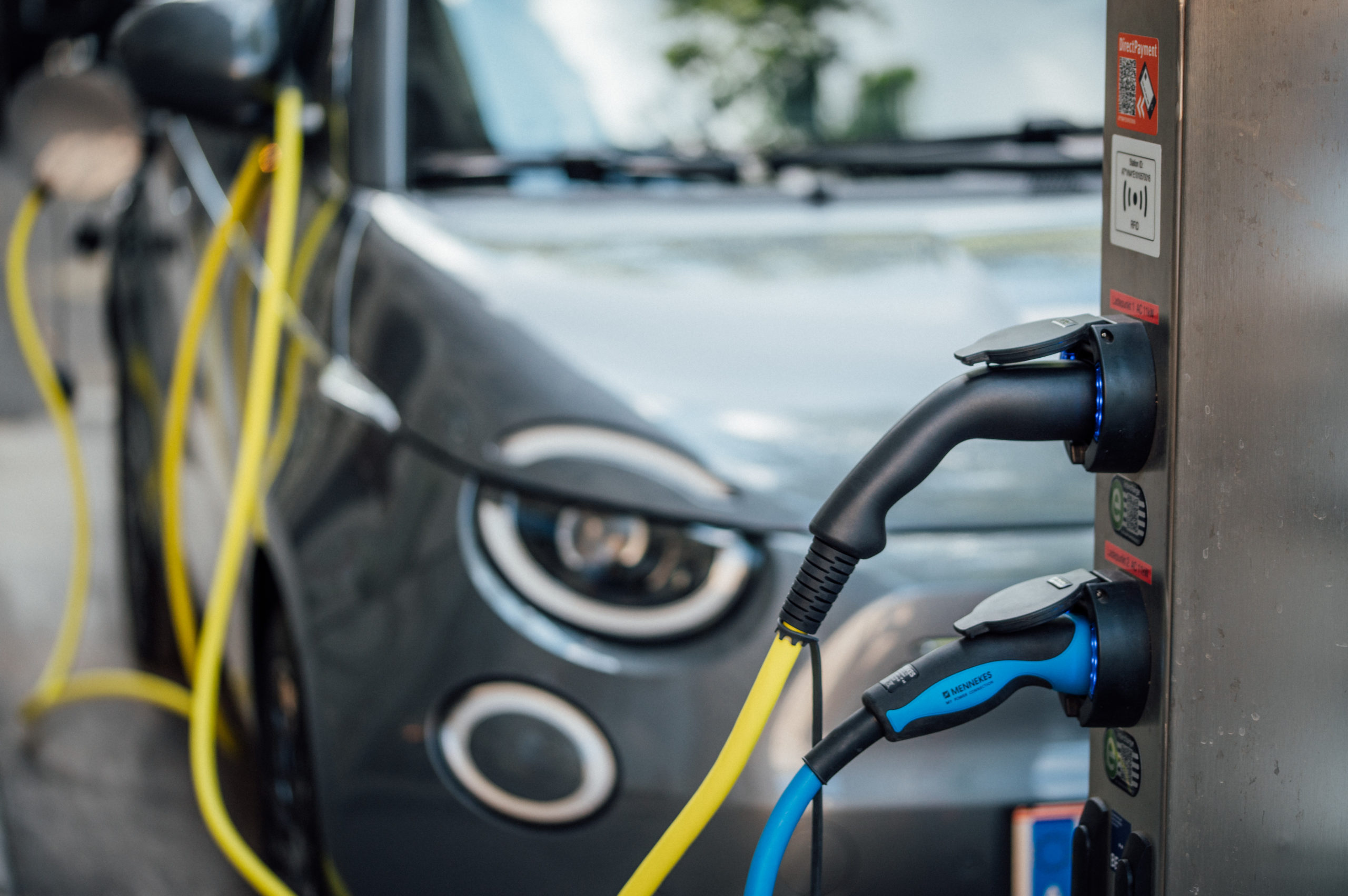 Hydrogen may have lost, to electricity, the competition to power the next generation of personal vehicles (Image: Ivan Radic / Flickr, CC BY 2.0)