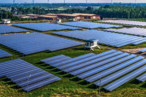 <p>在柬埔寨，太阳能和风能是最便宜的新电力来源。图片来源：Praethip Docekalova / Alamy</p>