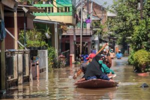 ndonesia residents are being evacuated during heavy rainfall in 2021