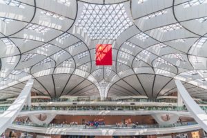 <p>首都机场集团公司北京大兴国际机场是八家报告其2022年排放数据的企业之一。图片来源：Alamy</p>