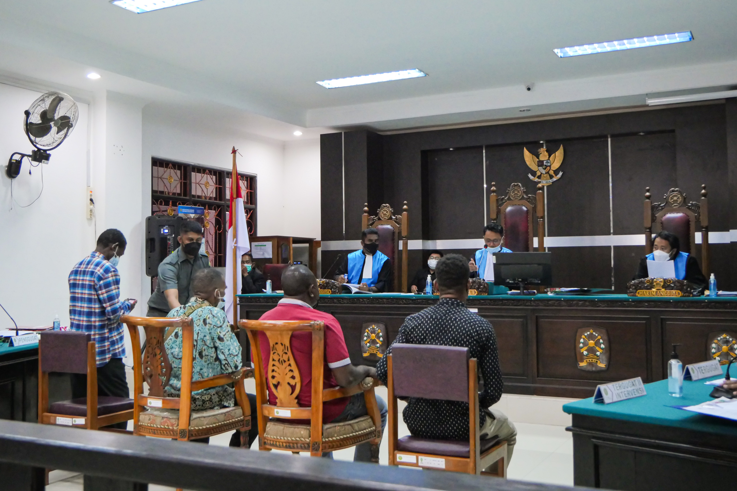 Local tells the court in Jayapura about the importance of Moi ties to their land