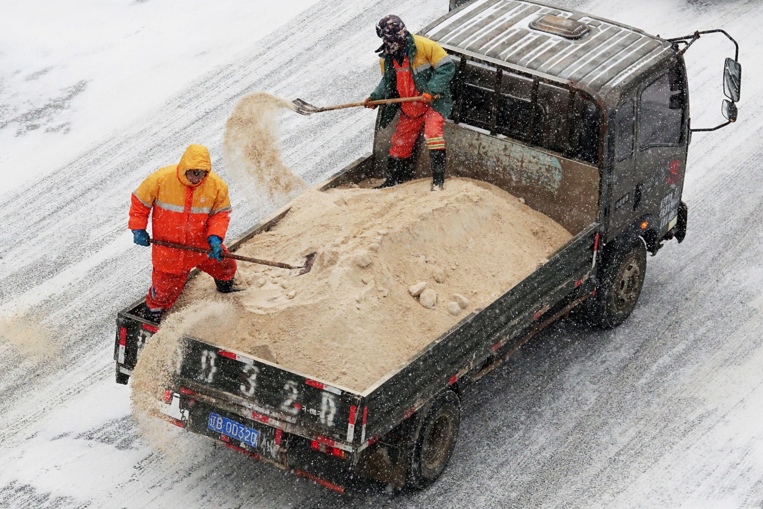 氯盐融雪剂的困境：化冰易，无害难